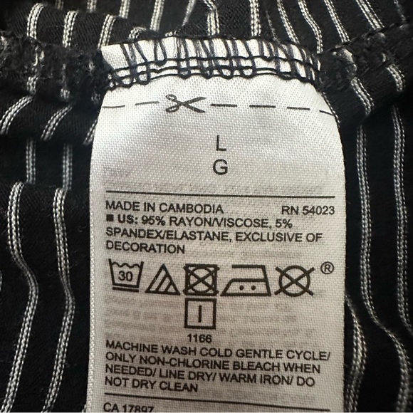 Old Navy Black and White Pajama Shorts Soft Elastic Waist size L - Picture 4 of 5